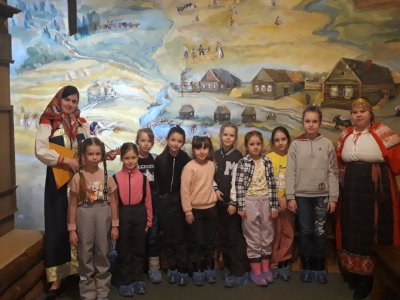 В Каникулы школьный лагерь "Солнышко" посетили музейный центр "Палаты"